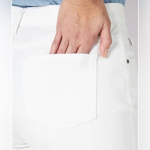 Lee Relaxed Fit Capri Jeans - NWT - Picture 5 of 6